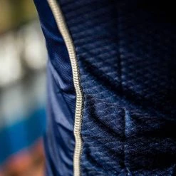 Peloton De Paris Sprinteur Wind Gilet - Navy -Cycling Accessories Shop 4T2H7825 1200x 40fea98d a3a5 4d09 b597 2bb213fd5b22