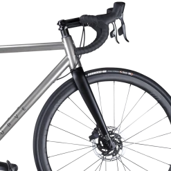 Curve Belgie Disc V3 Titanium Frameset -Cycling Accessories Shop BV3 STUDIO 1800 SIDE 1024x 328ca734 1738 4158 8ec3 c79d145d481c