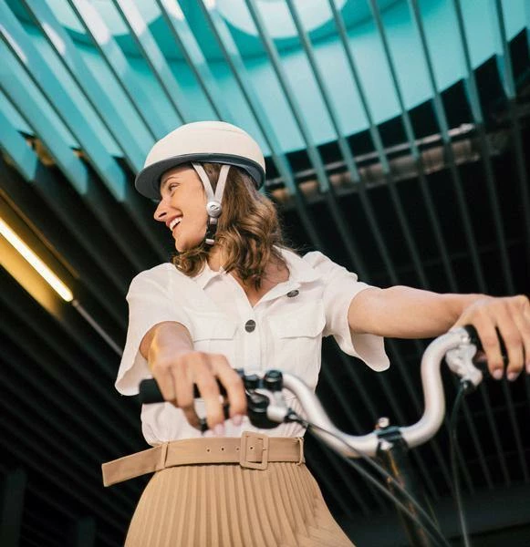 Closca Helmet - White 6 Closca Helmet - White - Image 4