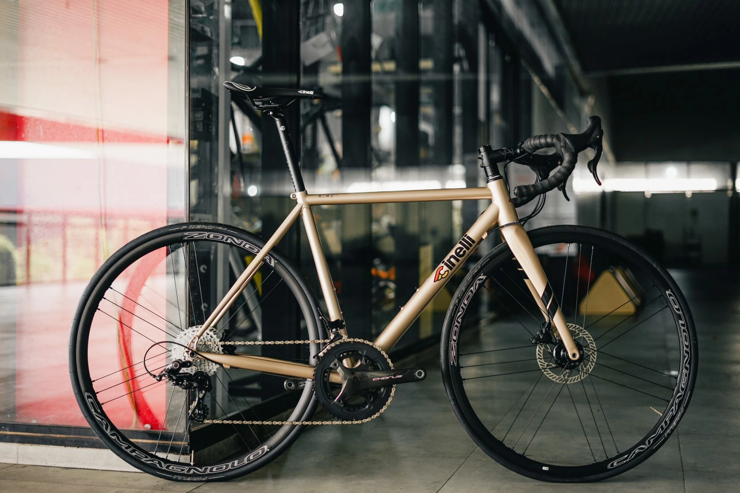 Cinelli Nemo Tig Road Bike Campagnolo Chorus - Champagne 3 Cinelli Nemo Tig Road Bike Campagnolo Chorus - Champagne