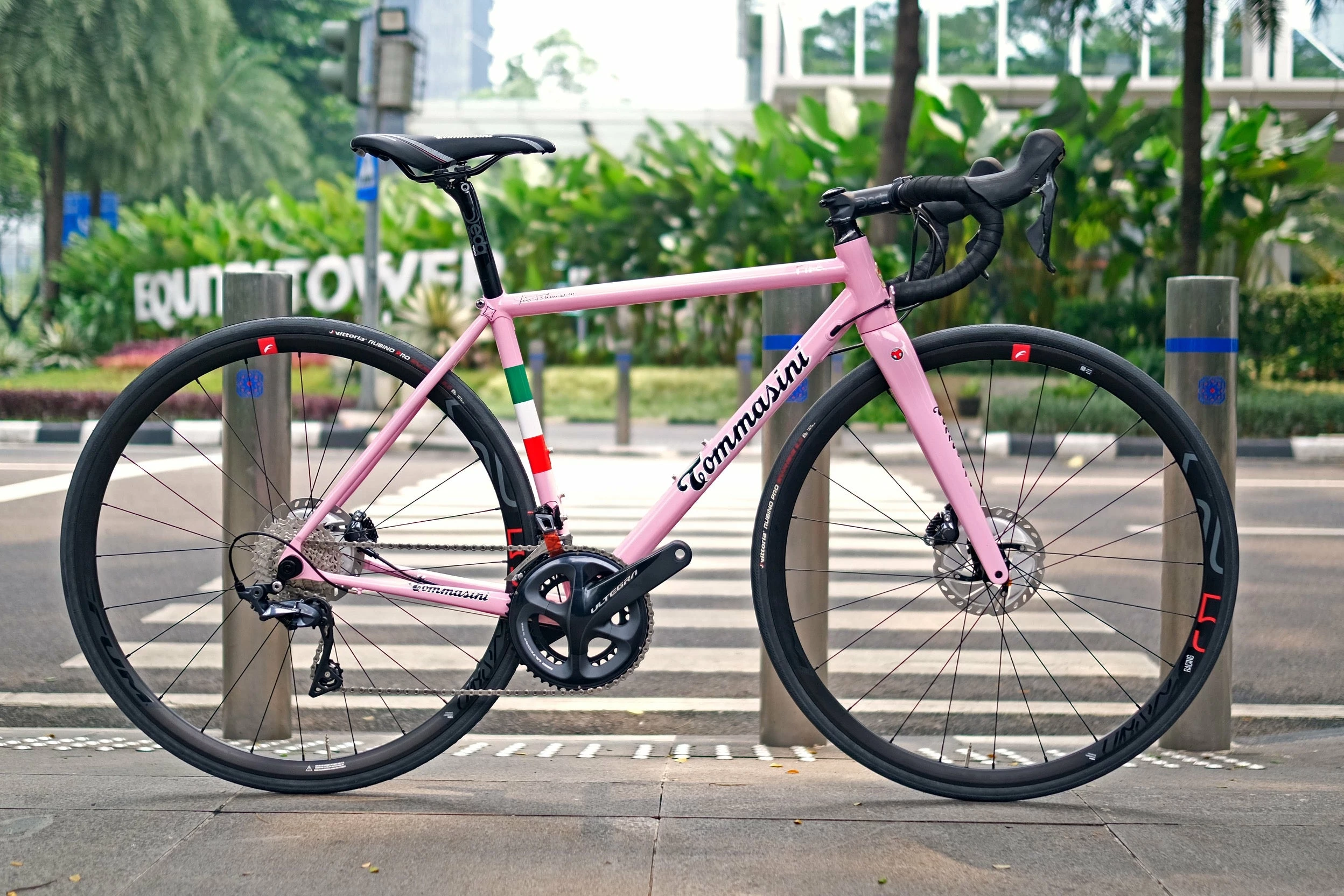 Tommasini Fire Road Disc Bike With Shimano Ultegra - Pink Giro De Italia 3 Tommasini Fire Road Disc Bike With Shimano Ultegra - Pink Giro De Italia