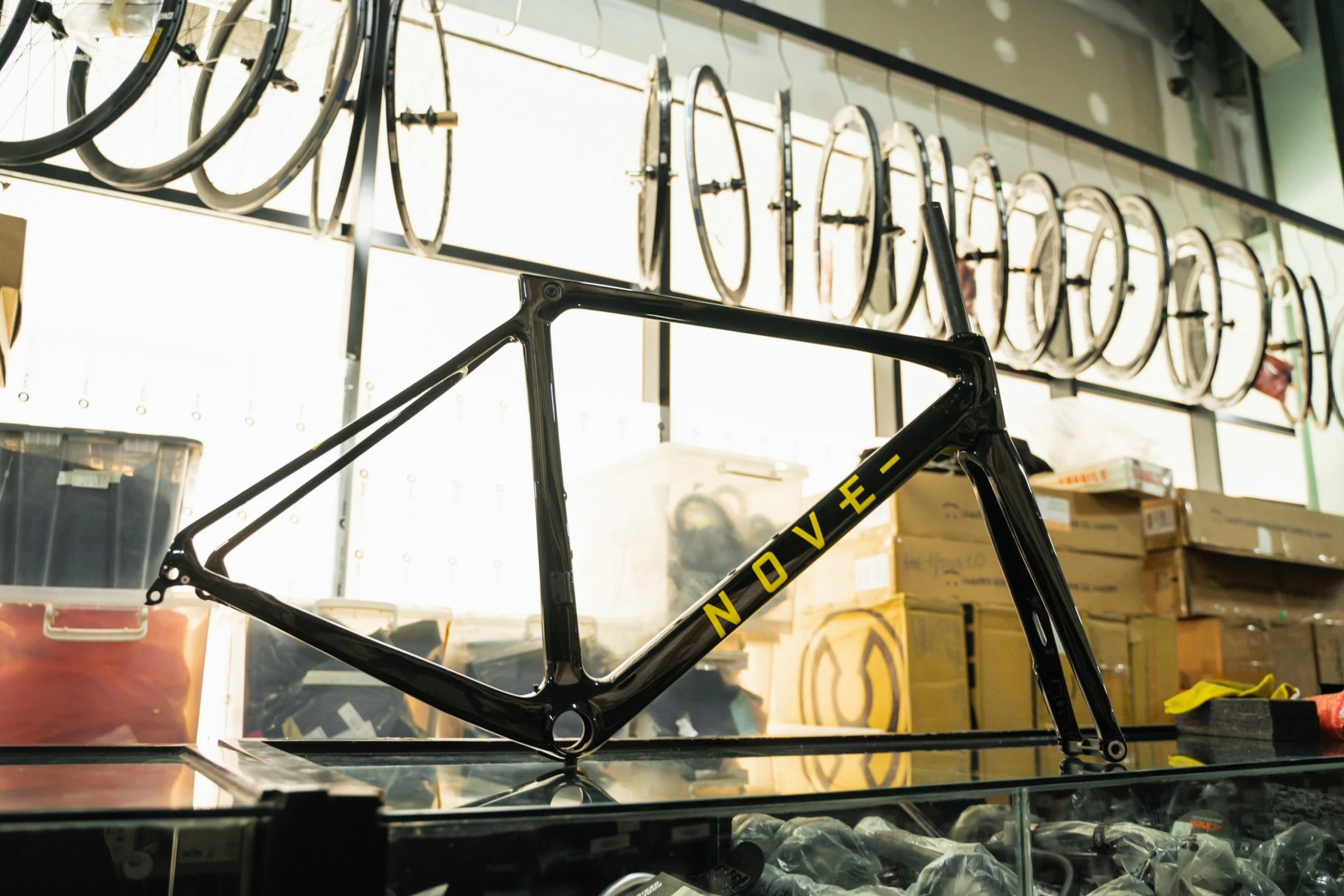 NOVE Race Carbon Road Disc Frameset - Glossy Black/Yellow 3 NOVE Race Carbon Road Disc Frameset - Glossy Black/Yellow