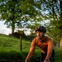 The Service Course Packable Jacket - Autumn Leaf -Cycling Accessories Shop image 4696f956 c79e 4bd3 b5f3 c764a402414c