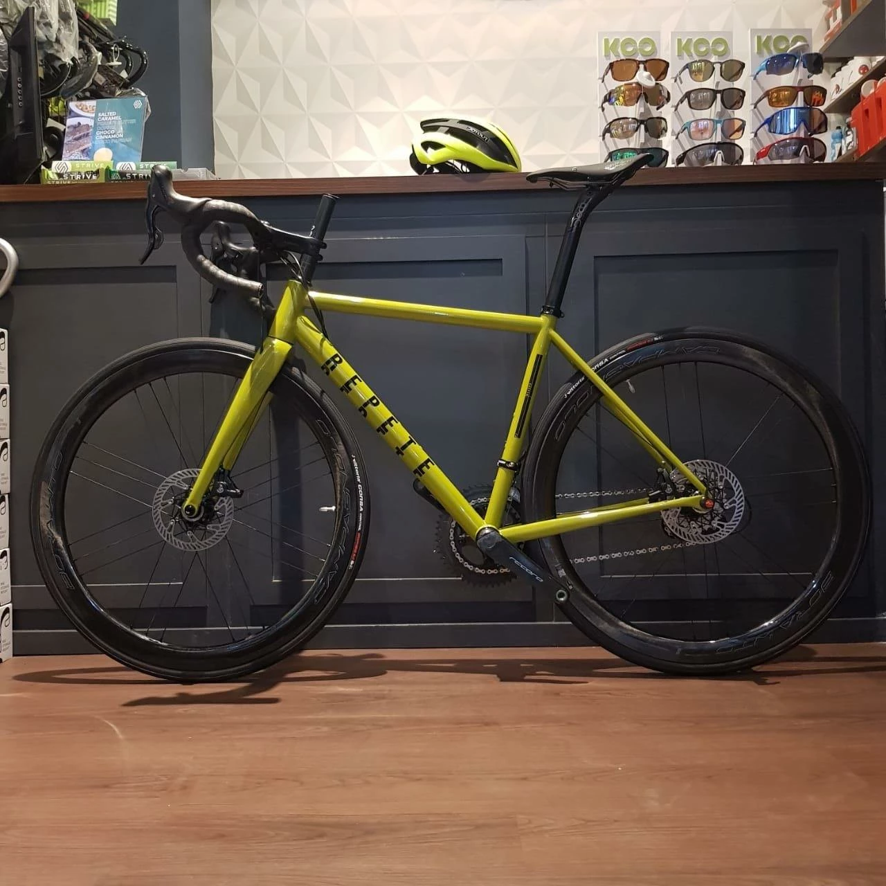 REPETE R2: Reason Road Disc Bike - Gold Green 4 REPETE R2: Reason Road Disc Bike - Gold Green - Image 2