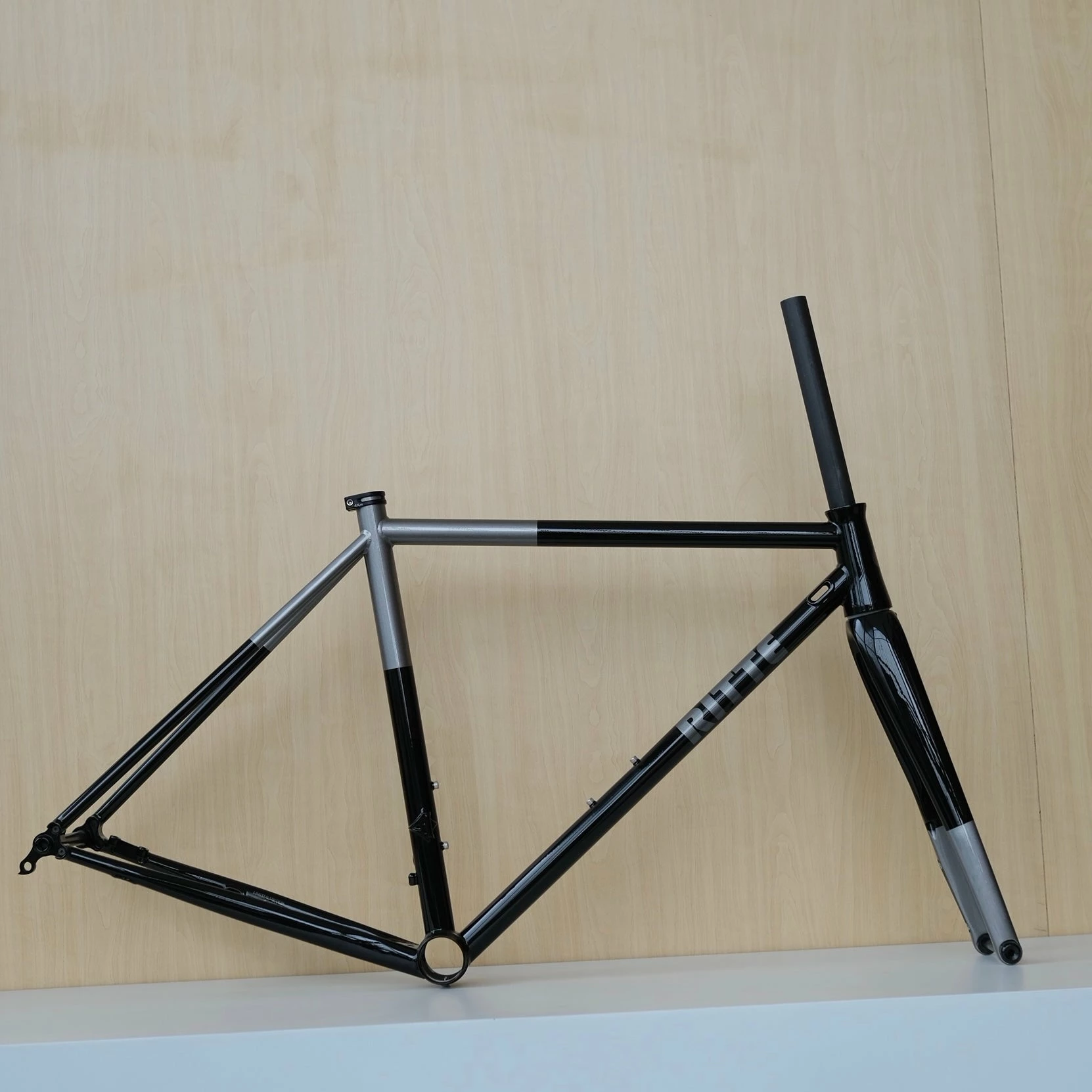 Ritte The Phantom Disc Frameset - Black/Silver 3 Ritte The Phantom Disc Frameset - Black/Silver