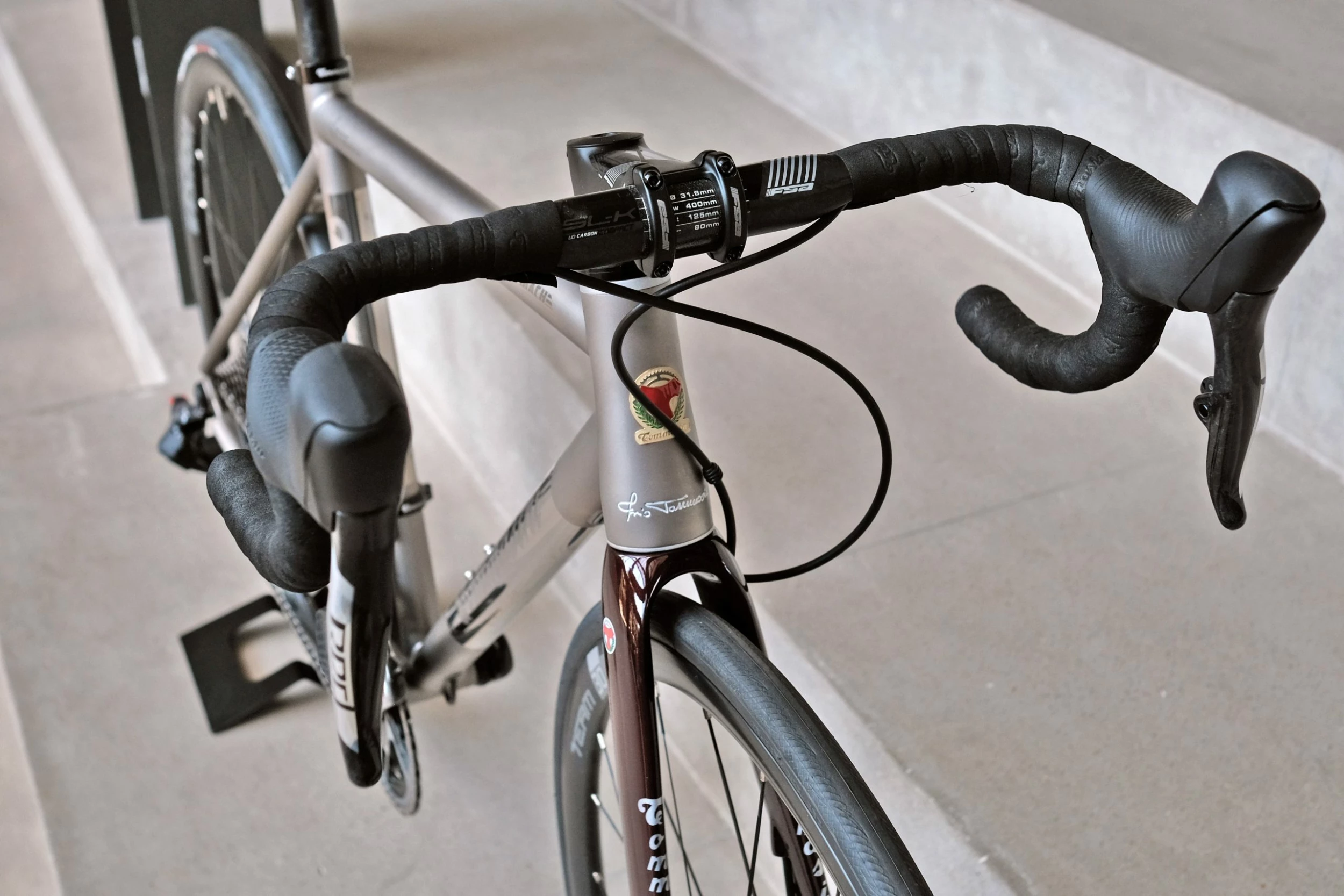 Tommasini Mach Titanium Road Disc Bike With SRAM RED ETAP 5 Tommasini Mach Titanium Road Disc Bike With SRAM RED ETAP - Image 3