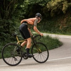 The Service Course Packable Gilet - Autumn Leaf -Cycling Accessories Shop image a146b155 56f0 4bd4 a3ba c4937e4f1188