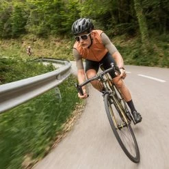 The Service Course Packable Gilet - Autumn Leaf -Cycling Accessories Shop image db0885dc fb78 413b a9a9 f2faad823e6d